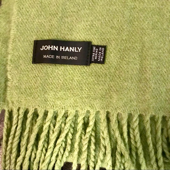 💚🍏 *JOHN HANLY* Large Extra Fine Merino Wool Scarf/Wrap - Picture 4 of 7